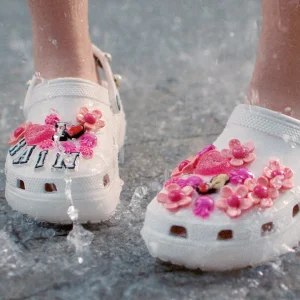 SidSoo Crocs